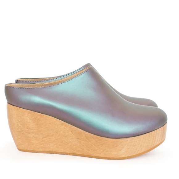 Sydney Brown Clog in Matte Iridescent size 37 EU / 7 US - Picture 2 of 8